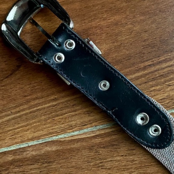 🌷90's Vintage Silver Metal Mesh Belt made in Vancouver - Picture 4 of 9